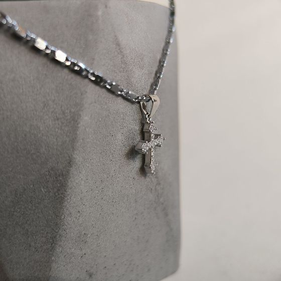 Серебряный крестик с фианитами