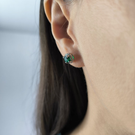 Серебряные серьги с изумрудом nano 1.43ct