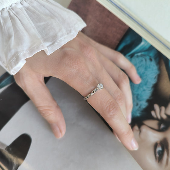 Серебряное кольцо с фианитами