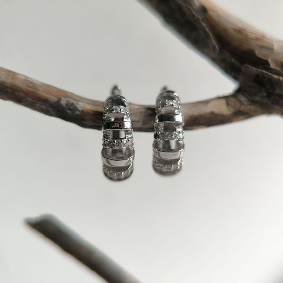 Серебряные серьги с фианитами Серебряные серьги с фианитами