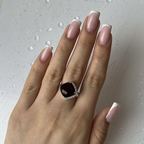 Серебряное кольцо с гранатом 5.38ct