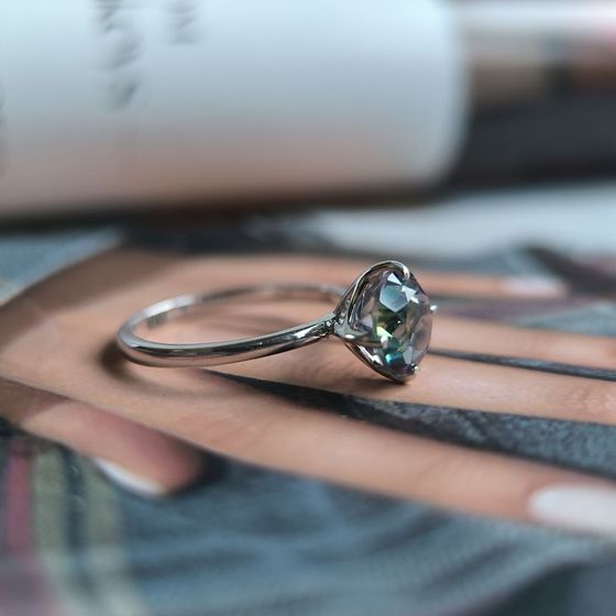 Серебряное кольцо с мистик топазом 1.95ct