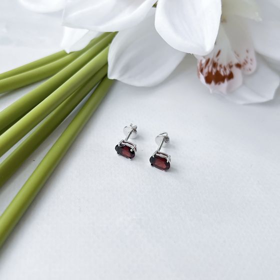 Серебряные серьги с гранатом 3.345ct