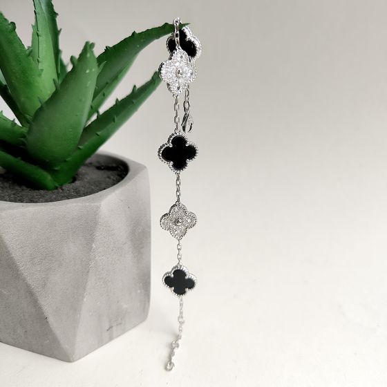 Серебряный браслет с ониксом, фианитами