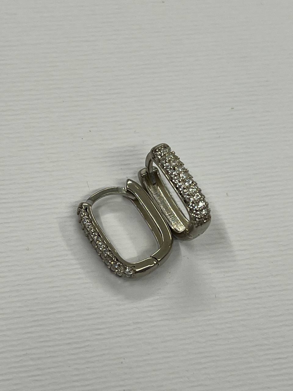 Серебряные серьги с фианитами