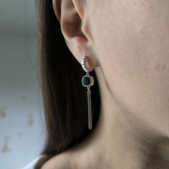 Серебряные серьги с изумрудом nano 1.892ct