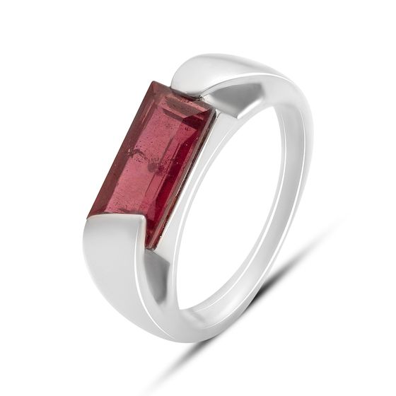 Серебряное кольцо с рубином 3.844ct