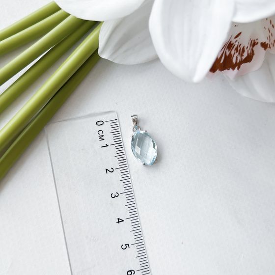 Серебряная подвеска с топазом 6.47ct