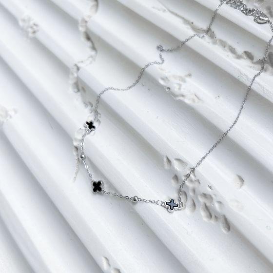 Серебряное колье с емаллю