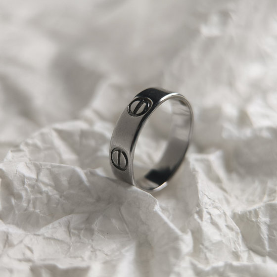 Серебряное кольцо с фианитами