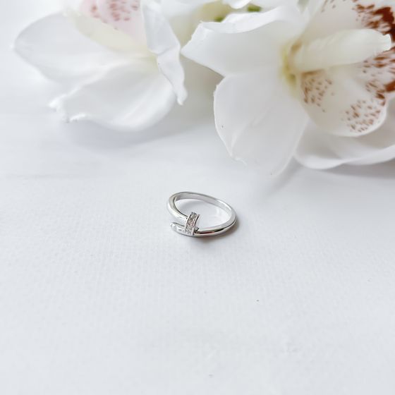 Серебряное кольцо с фианитами