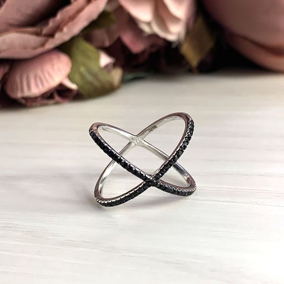 Серебряное кольцо с фианитами Серебряное кольцо с фианитами