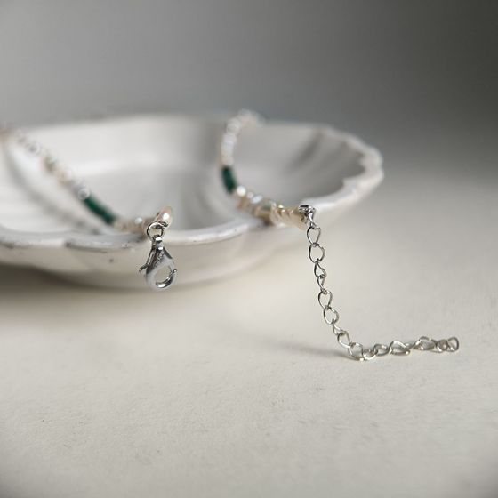 Серебряное колье с жемчугом барочным, зеленим жадеїдом