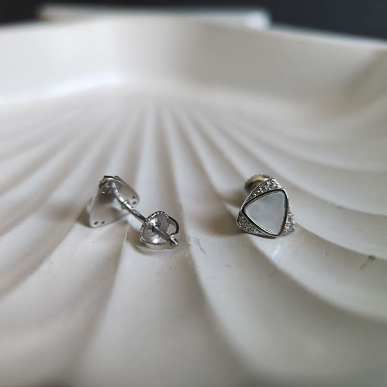 Серебряные серьги с перламутром, фианитами