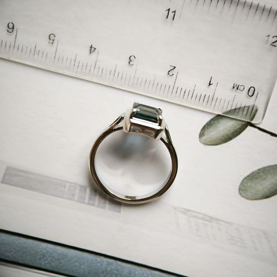 Серебряное кольцо с топазом Лондон Блю 1.824ct