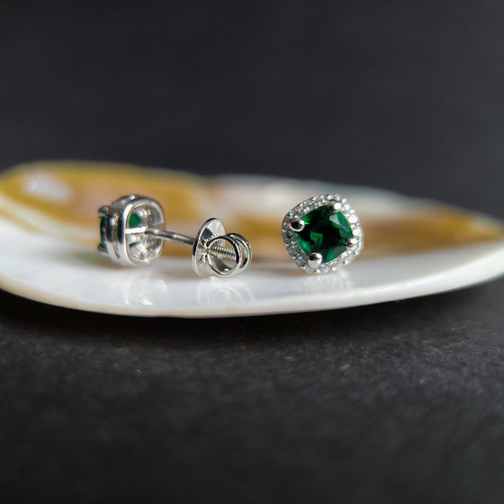 Серебряные серьги с изумрудом nano 1.43ct