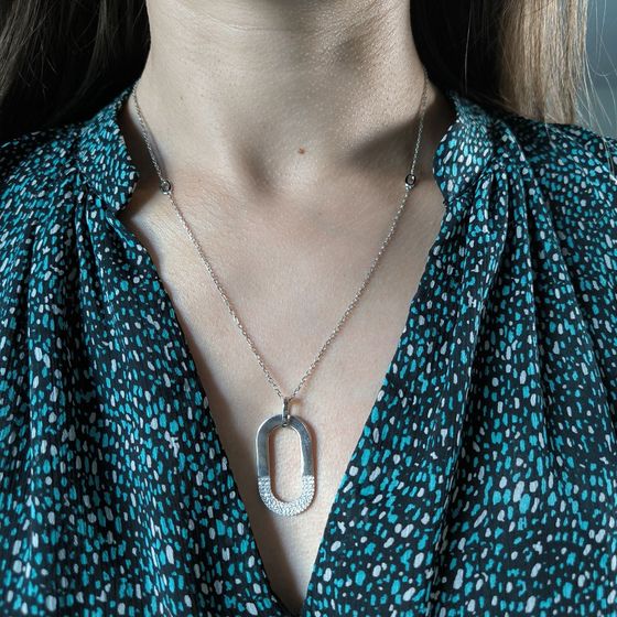 Серебряное колье с фианитами