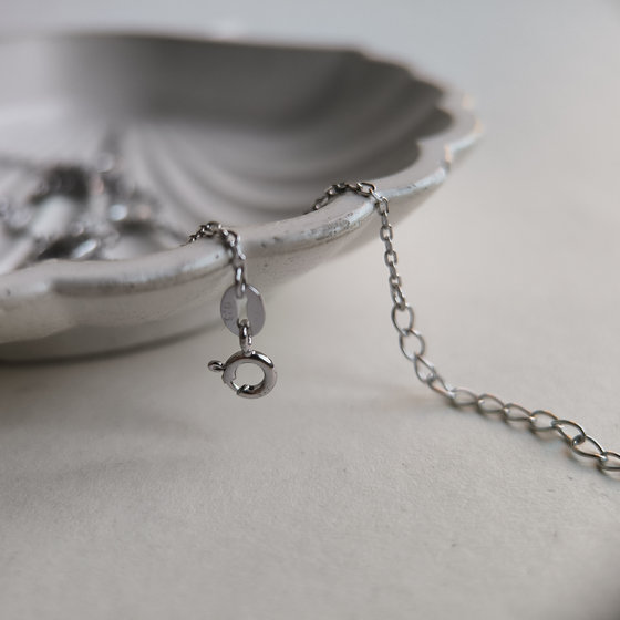 Серебряное колье с фианитами