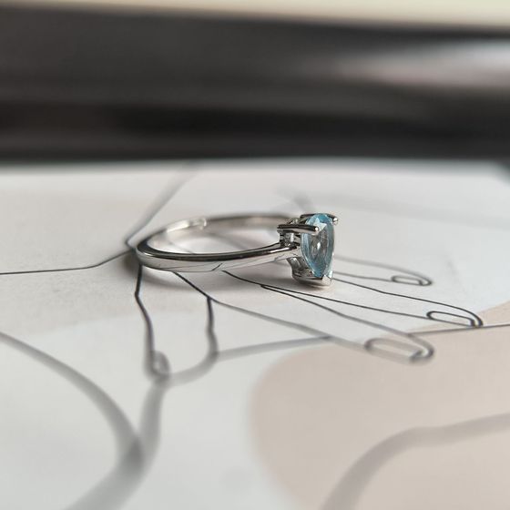 Серебряное кольцо с топазом 0.771ct