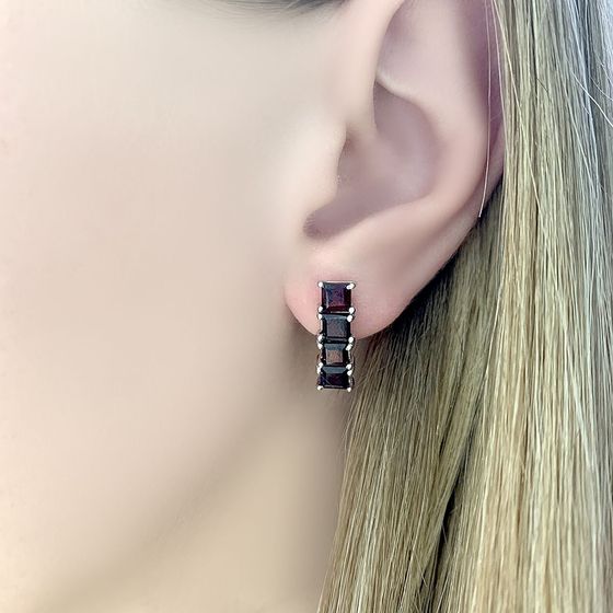Серебряные серьги с гранатом 3.719ct