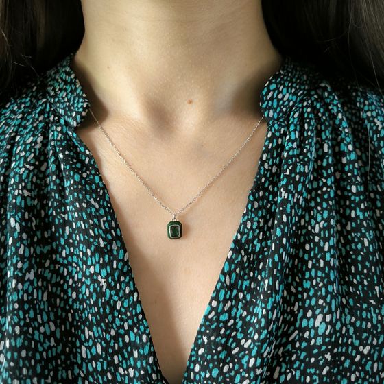 Серебряное колье с фианитами, емаллю