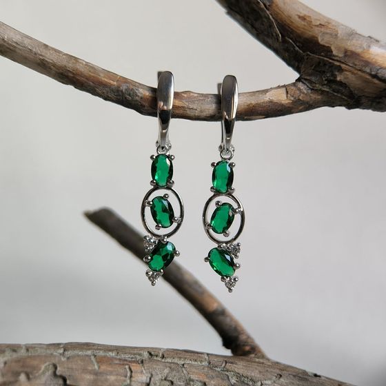 Серебряные серьги с изумрудом nano 2.338ct