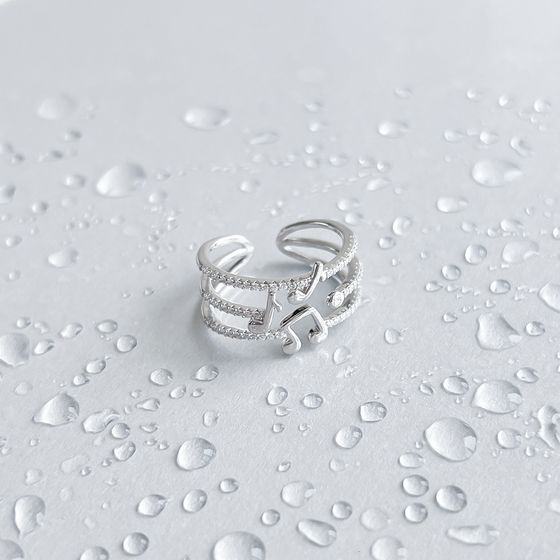 Серебряное кольцо с фианитами