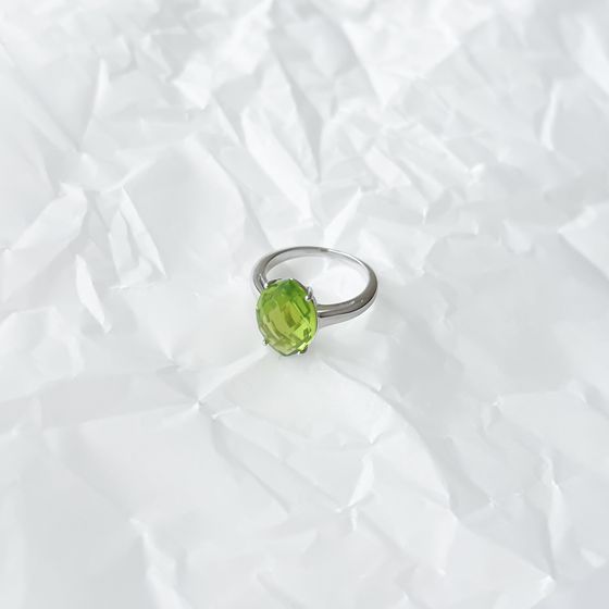 Серебряное кольцо с хризолітом 5.36ct