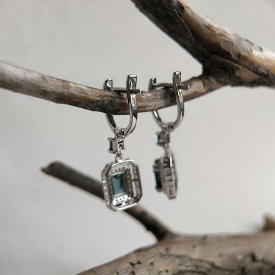 Серебряные серьги с топазом Лондон Блю 2.429ct