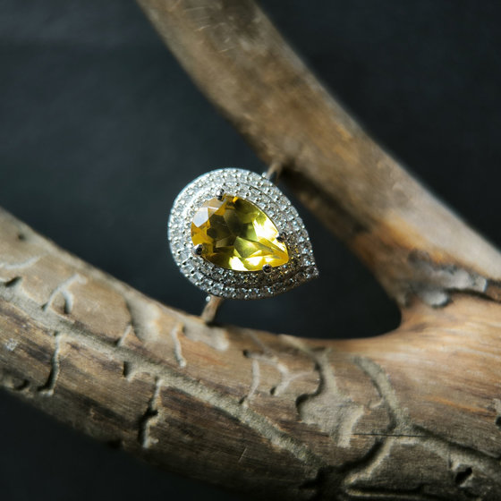 Серебряное кольцо с цитрином nano 2.302ct, фианитами