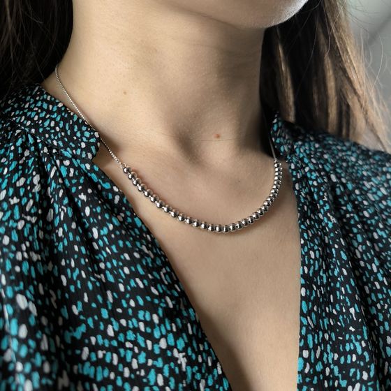 Серебряное колье без камней