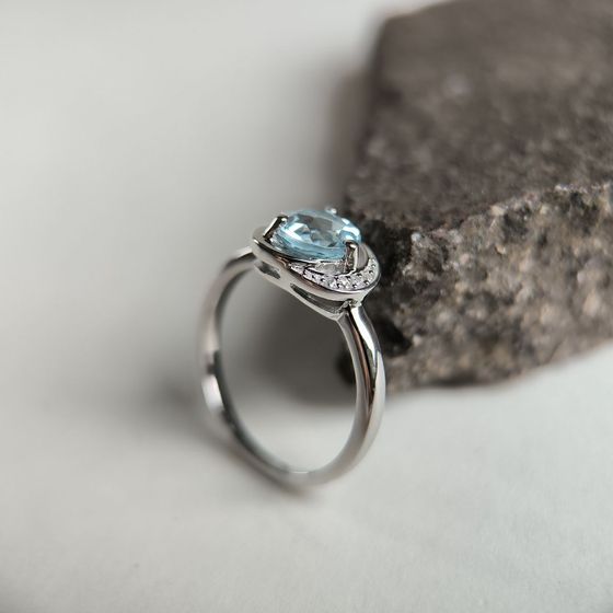 Серебряное кольцо с топазом 1.486ct