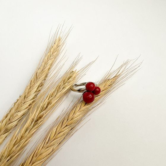 Серебряное кольцо с кораллом Серебряное кольцо с кораллом