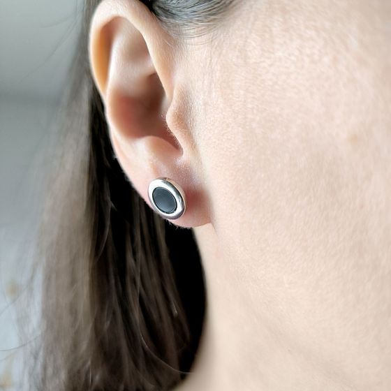 Серебряные серьги с ониксом Серебряные серьги с ониксом