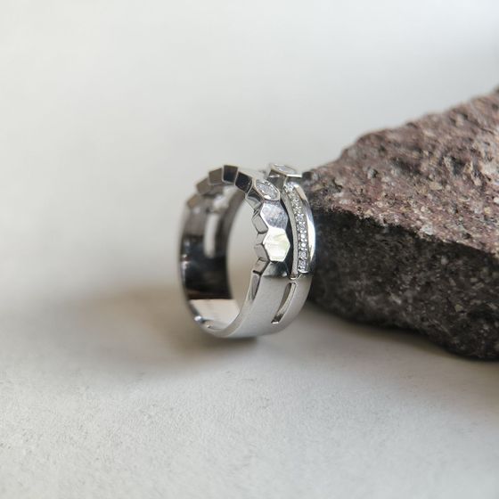 Серебряное кольцо с фианитами Серебряное кольцо с фианитами