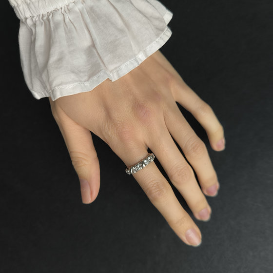 Серебряное кольцо с фианитами