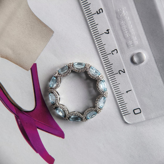 Серебряное кольцо с топазом 6.787ct, фианитами