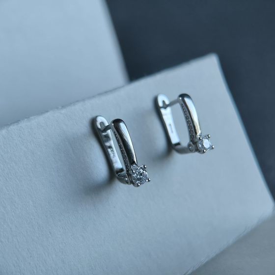 Серебряные серьги с фианитами