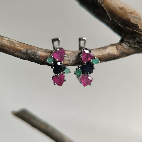 Серебряные серьги с сапфиром 2.042ct, рубином, изумрудом