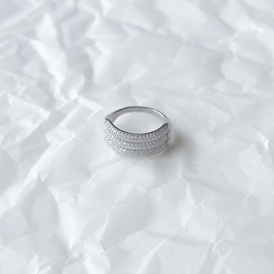 Серебряное кольцо с фианитами