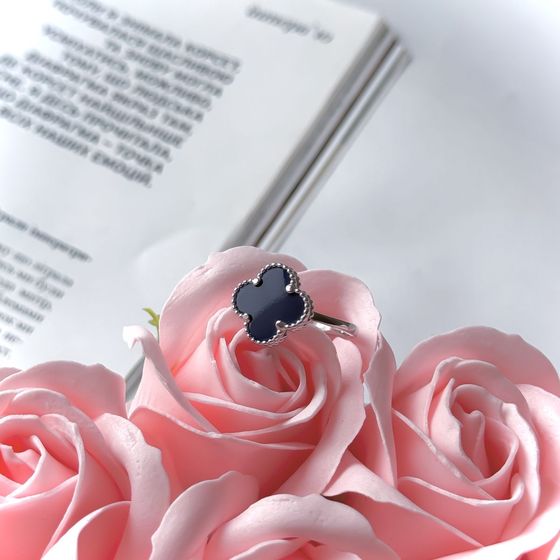 Серебряное кольцо с лазуритом