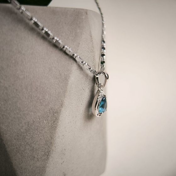Серебряная подвеска с топазом Лондон Блю 0.555ct