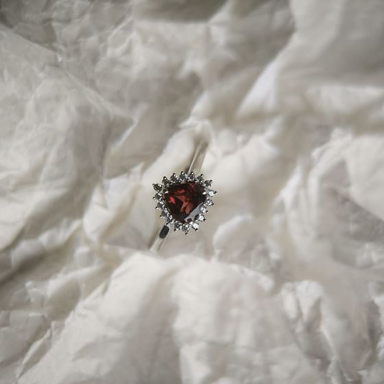 Серебряное кольцо с гранатом 1.122ct