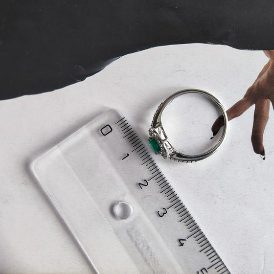 Серебряное кольцо с агатом 1.099ct, фианитами