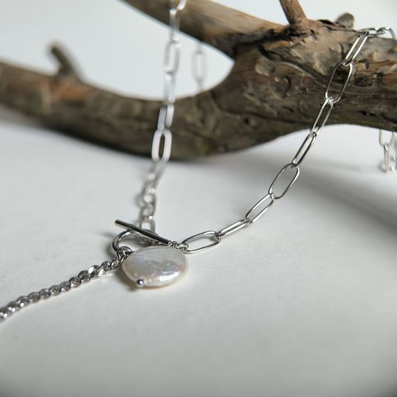 Серебряное колье с жемчугом барочным