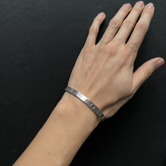 Серебряный браслет без камней