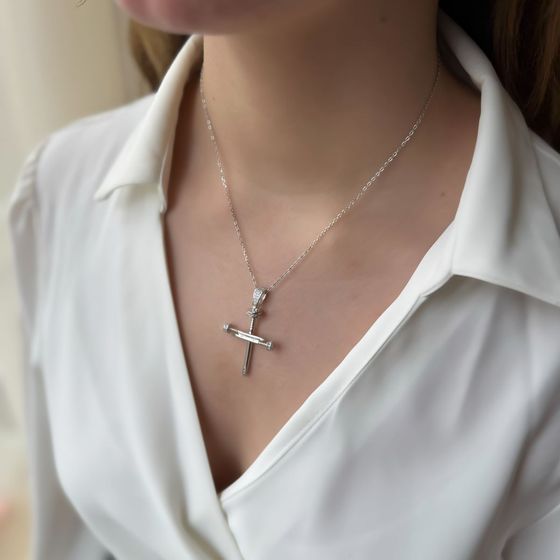 Серебряное колье с фианитами