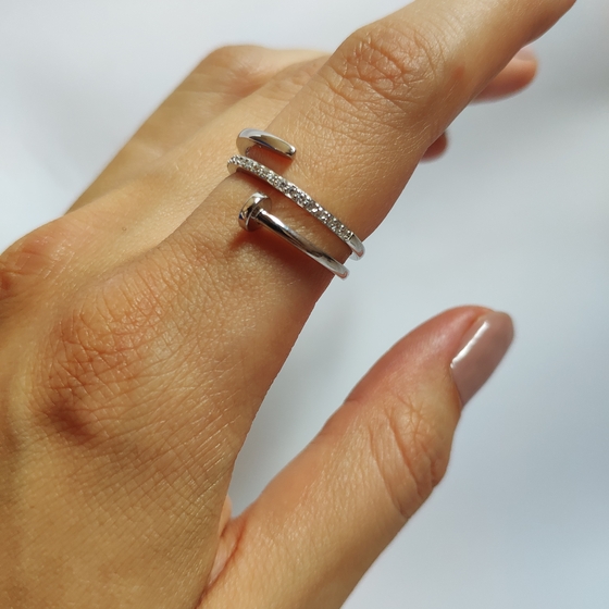 Серебряное кольцо с фианитами