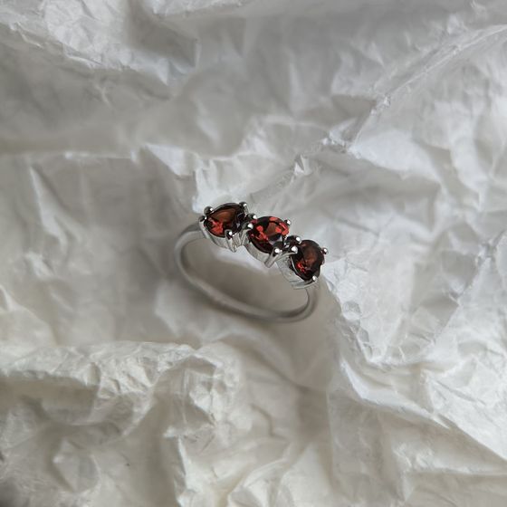 Серебряное кольцо с гранатом 1.65ct