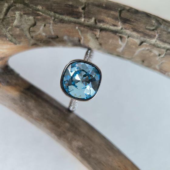 Серебряное кольцо с фианитами